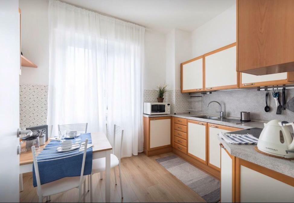 Lovely, Charming And Quiet Apartment In The Centre Air Conditioned And Free Private Garage Como Bagian luar foto
